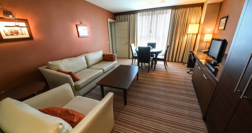 Courtyard by Marriott Istanbul West