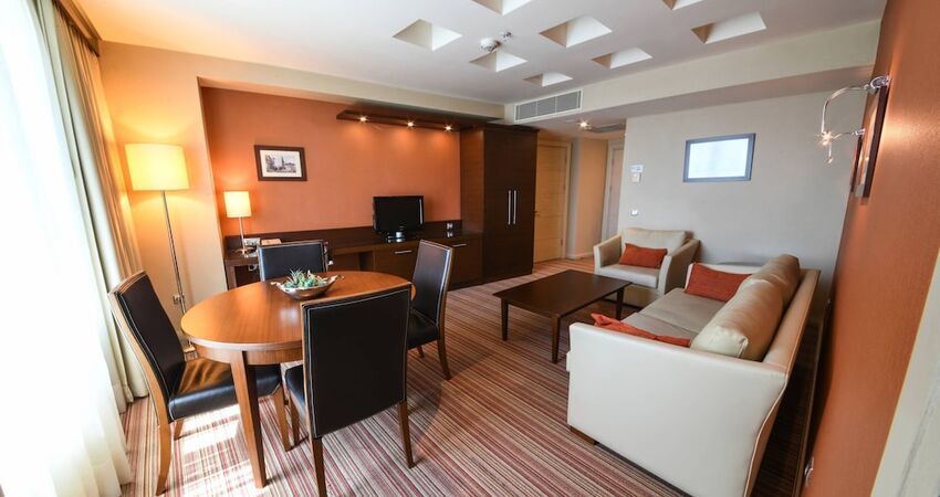 Courtyard by Marriott Istanbul West