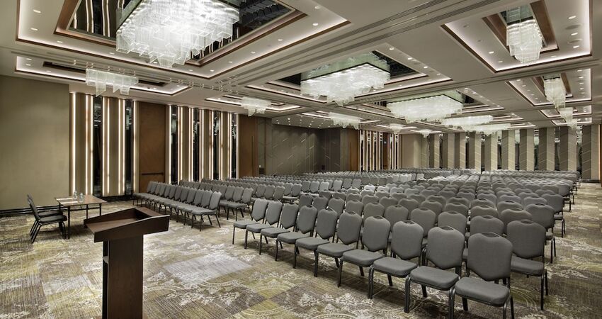 DoubleTree by Hilton Hotel Istanbul - Piyalepasa