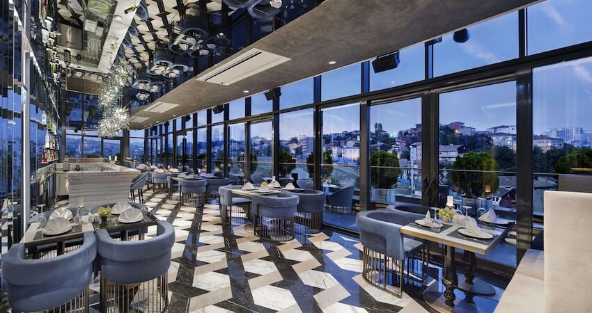 DoubleTree by Hilton Hotel Istanbul - Piyalepasa