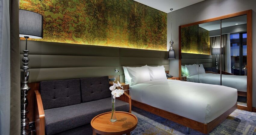 DoubleTree by Hilton Hotel Istanbul - Piyalepasa