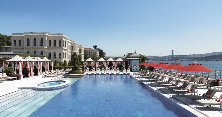 Four Seasons Hotel Istanbul at the Bosphorus