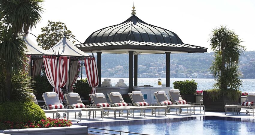 Four Seasons Hotel Istanbul at the Bosphorus