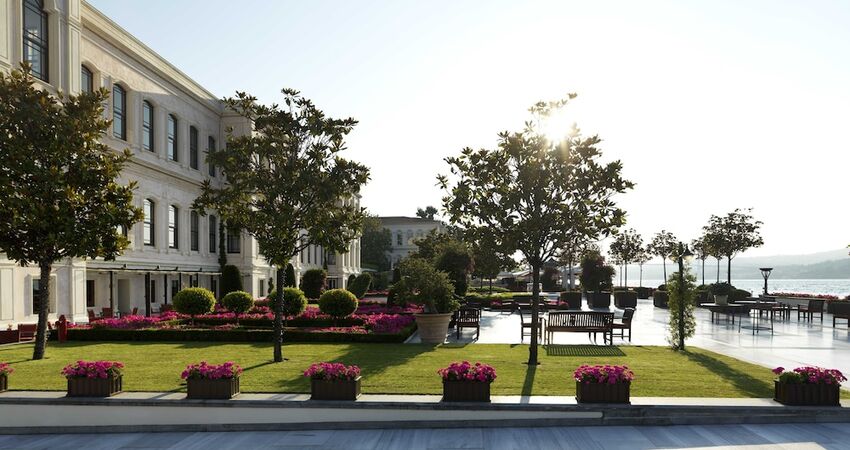 Four Seasons Hotel Istanbul at the Bosphorus