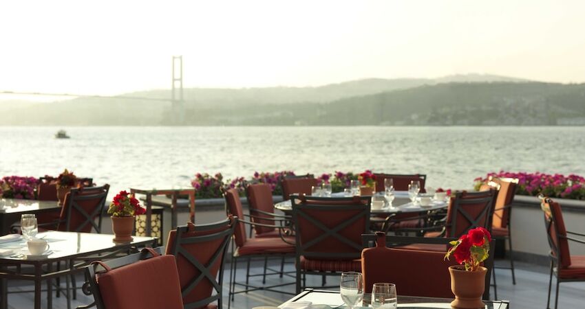 Four Seasons Hotel Istanbul at the Bosphorus