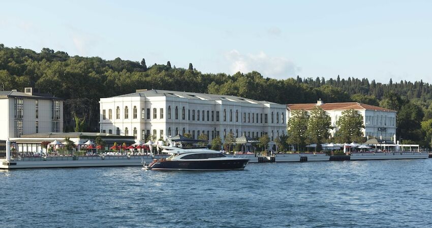 Four Seasons Hotel Istanbul at the Bosphorus