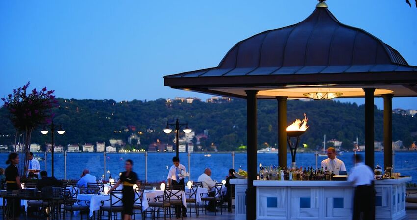 Four Seasons Hotel Istanbul at the Bosphorus