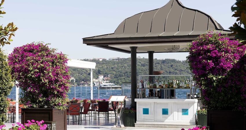 Four Seasons Hotel Istanbul at the Bosphorus