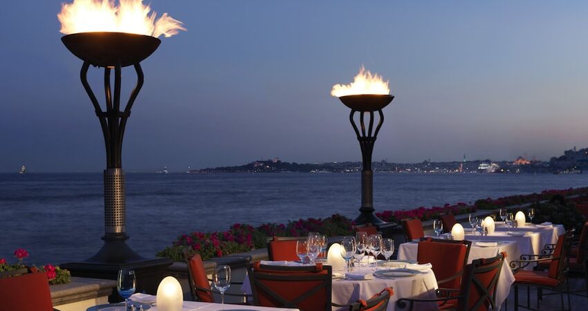 Four Seasons Hotel Istanbul at the Bosphorus