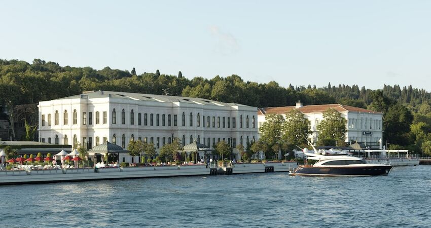 Four Seasons Hotel Istanbul at the Bosphorus