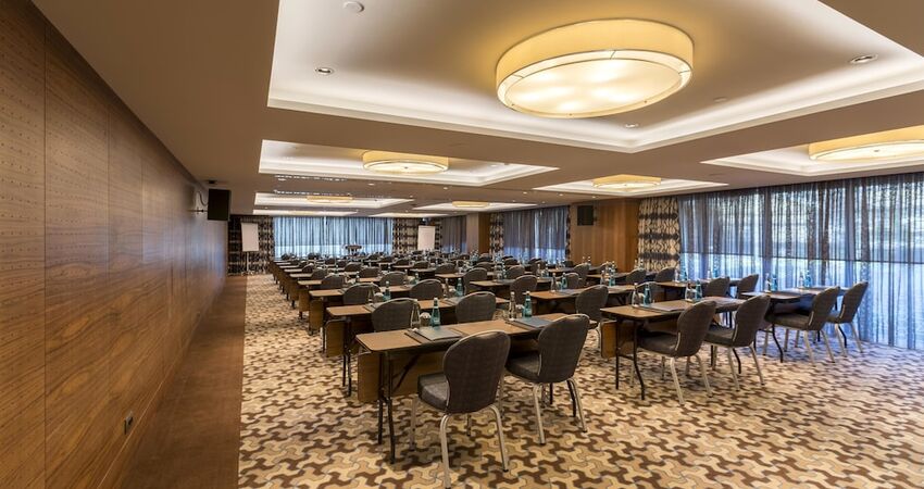 Golden Tulip Istanbul Bayrampasa