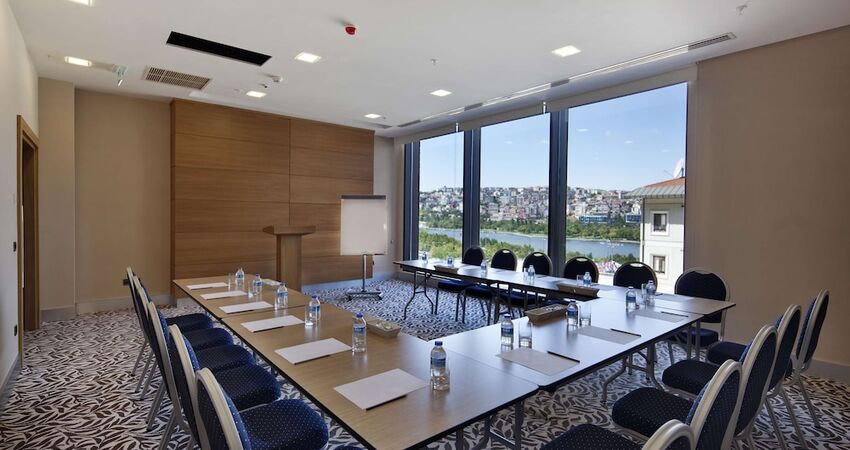 Hilton Garden Inn Istanbul Golden Horn