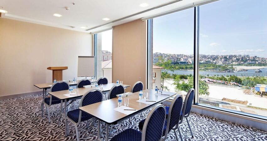 Hilton Garden Inn Istanbul Golden Horn