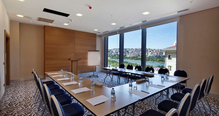 Hilton Garden Inn Istanbul Golden Horn