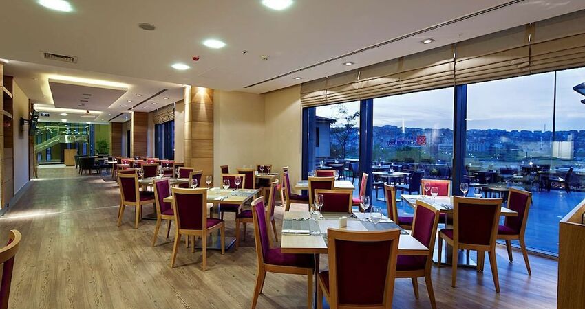 Hilton Garden Inn Istanbul Golden Horn