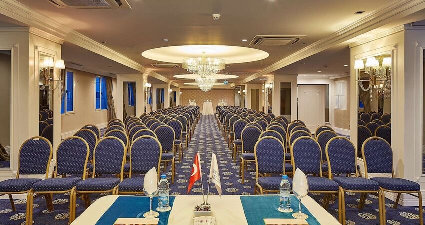 Doubletree By Hilton Hotel Izmir - Alsancak