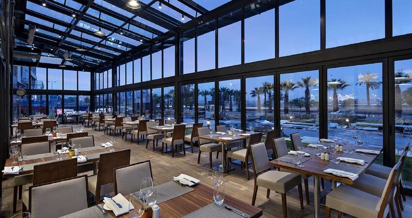 Hilton Garden Inn Izmir Bayrakli