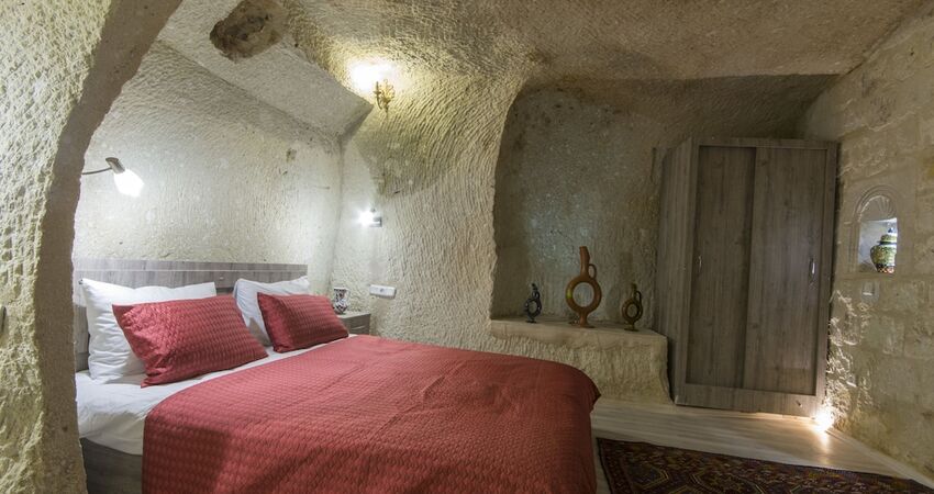 Bedrock Cave Hotel -Adults Only