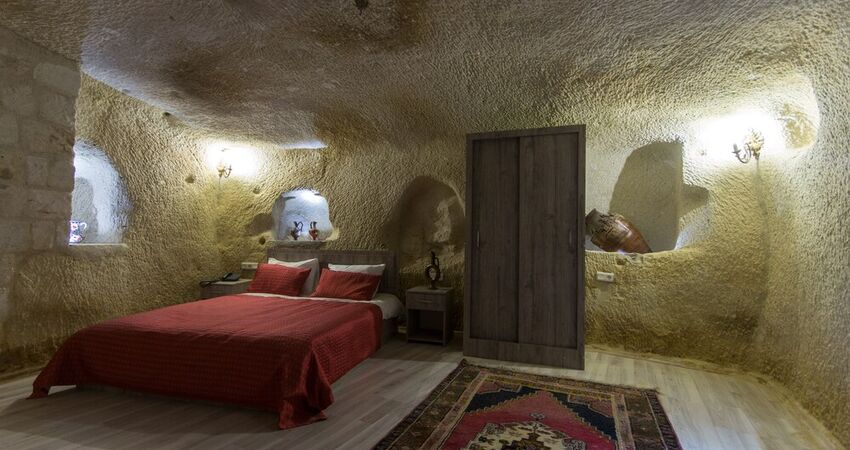 Bedrock Cave Hotel -Adults Only