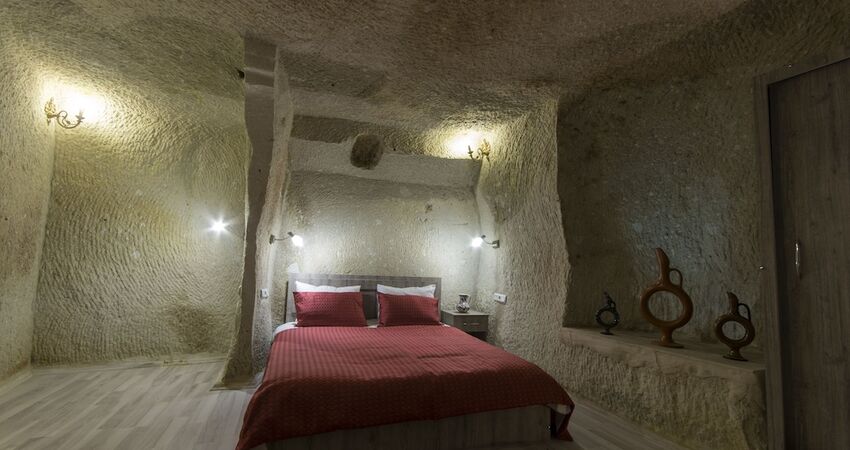 Bedrock Cave Hotel -Adults Only