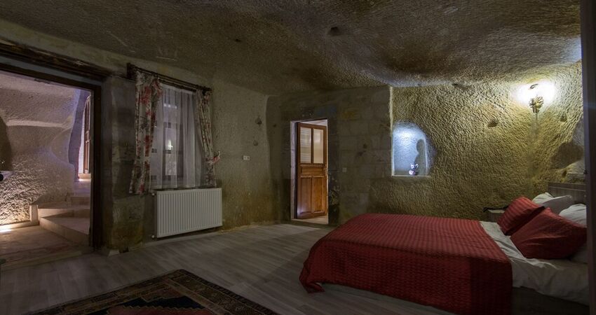 Bedrock Cave Hotel -Adults Only