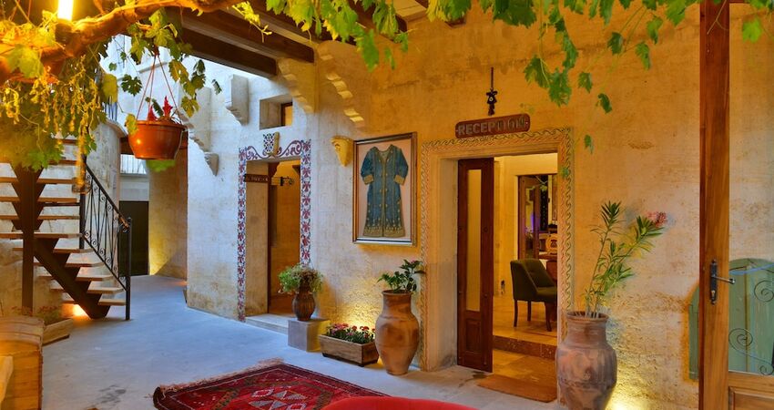 Caftan Cave Suites