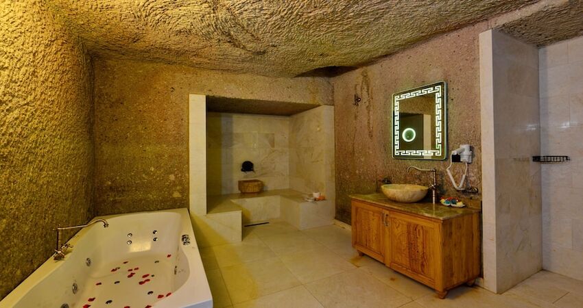 Caftan Cave Suites