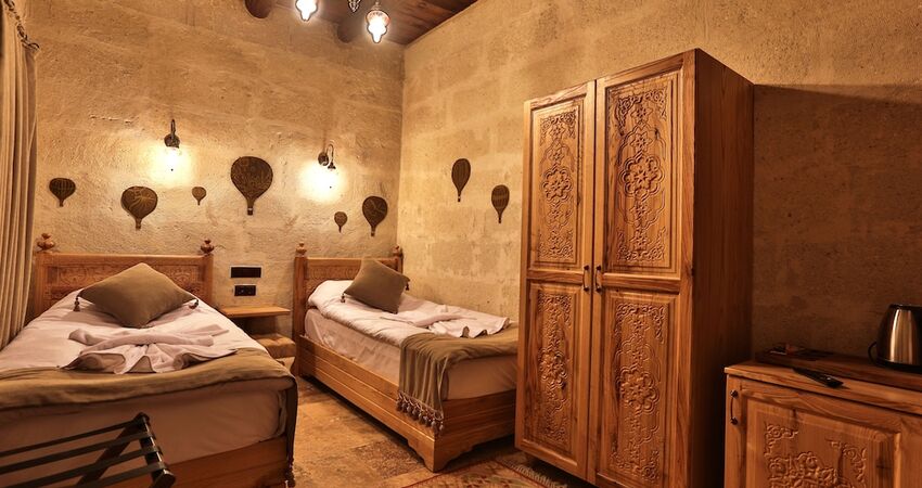 Caftan Cave Suites