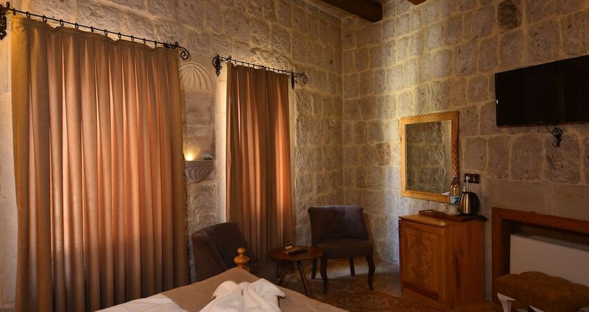 Caftan Cave Suites