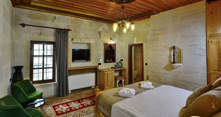 Caftan Cave Suites