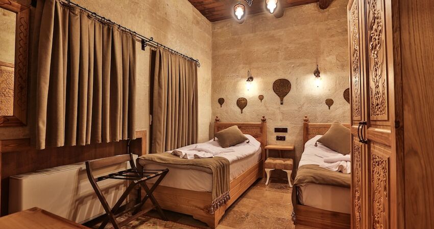 Caftan Cave Suites