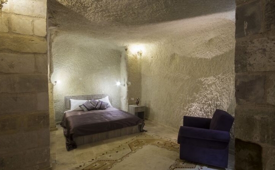 Bedrock Cave Hotel -Adults Only