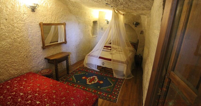 Divan Cave House