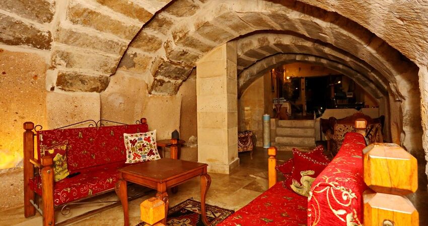 Anatolia Raymonde Cave House