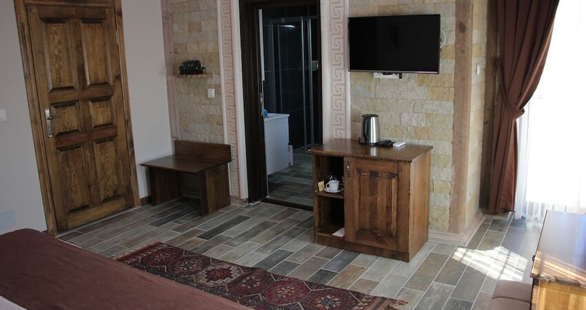 El Nazar Stone Suite