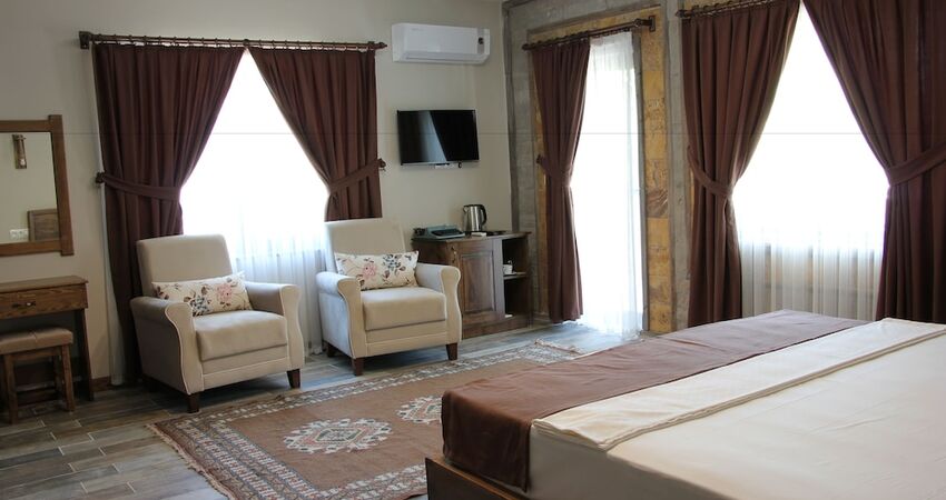 El Nazar Stone Suite