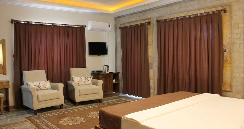 El Nazar Stone Suite