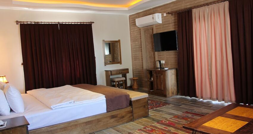 El Nazar Stone Suite