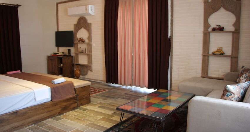 El Nazar Stone Suite