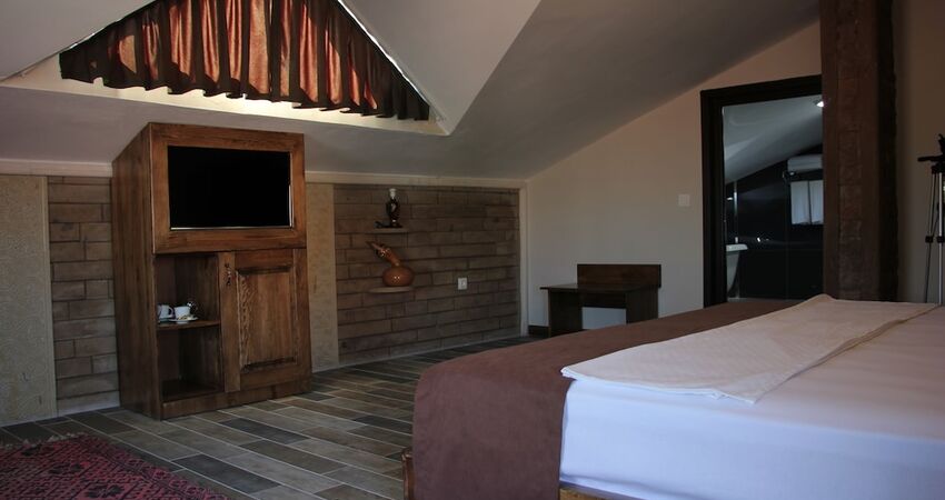 El Nazar Stone Suite