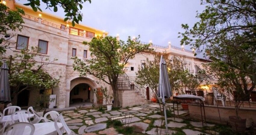 Elysée Cave House