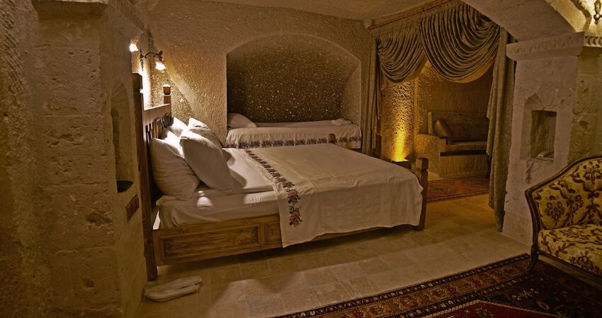 Grand Cave Suites