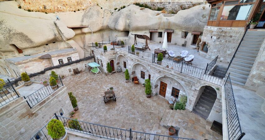 Grand Cave Suites