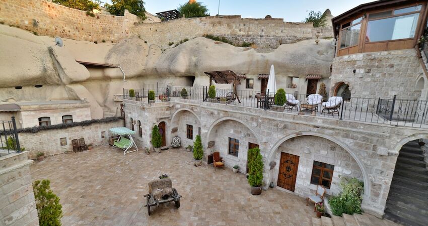 Grand Cave Suites