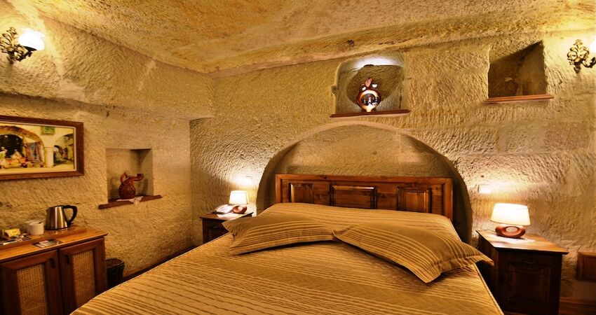 Harman Cave Hotel