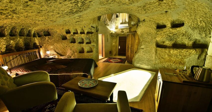 Harman Cave Hotel