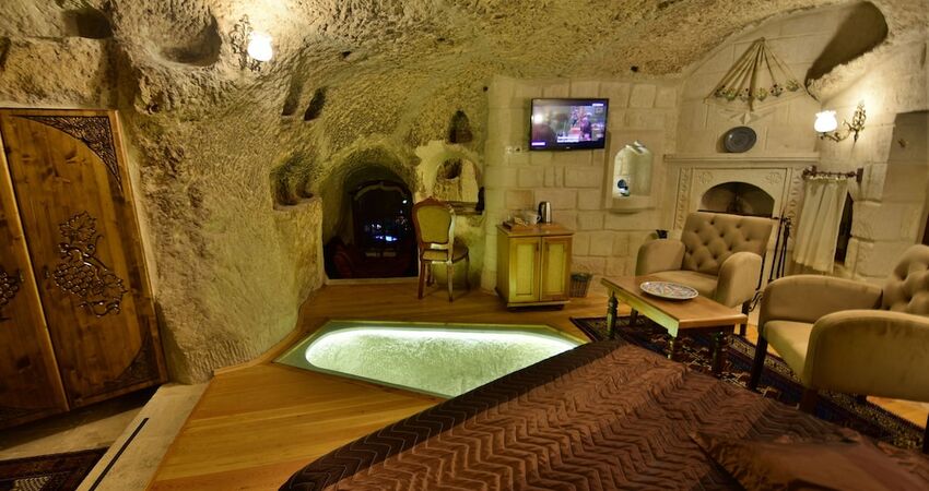 Harman Cave Hotel