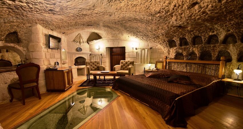 Harman Cave Hotel