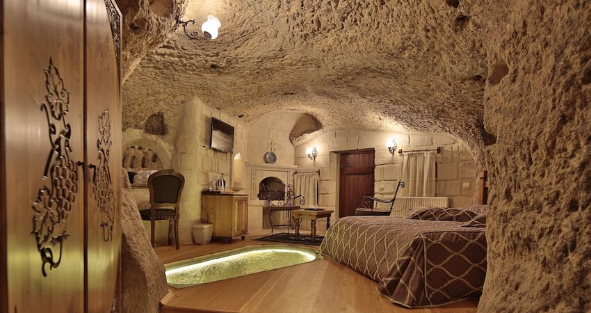 Harman Cave Hotel