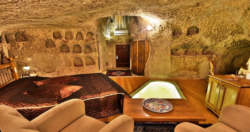 Harman Cave Hotel